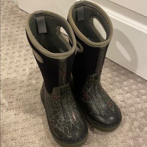 Bogs size youth 12